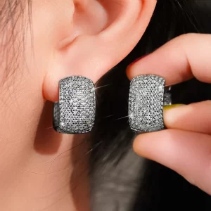 2025 Noble Lady Fashion U Shaped Hoop Earrings for Daily Party Brilliant Cubic Zirconia Accessories for Engagement Ceremony